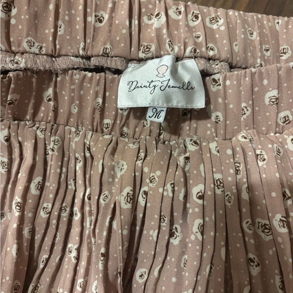 Dainty Jewells Mauve Floral Print, Tiered  Ruffle Skirt Women’s Medium - Picture 2 of 4